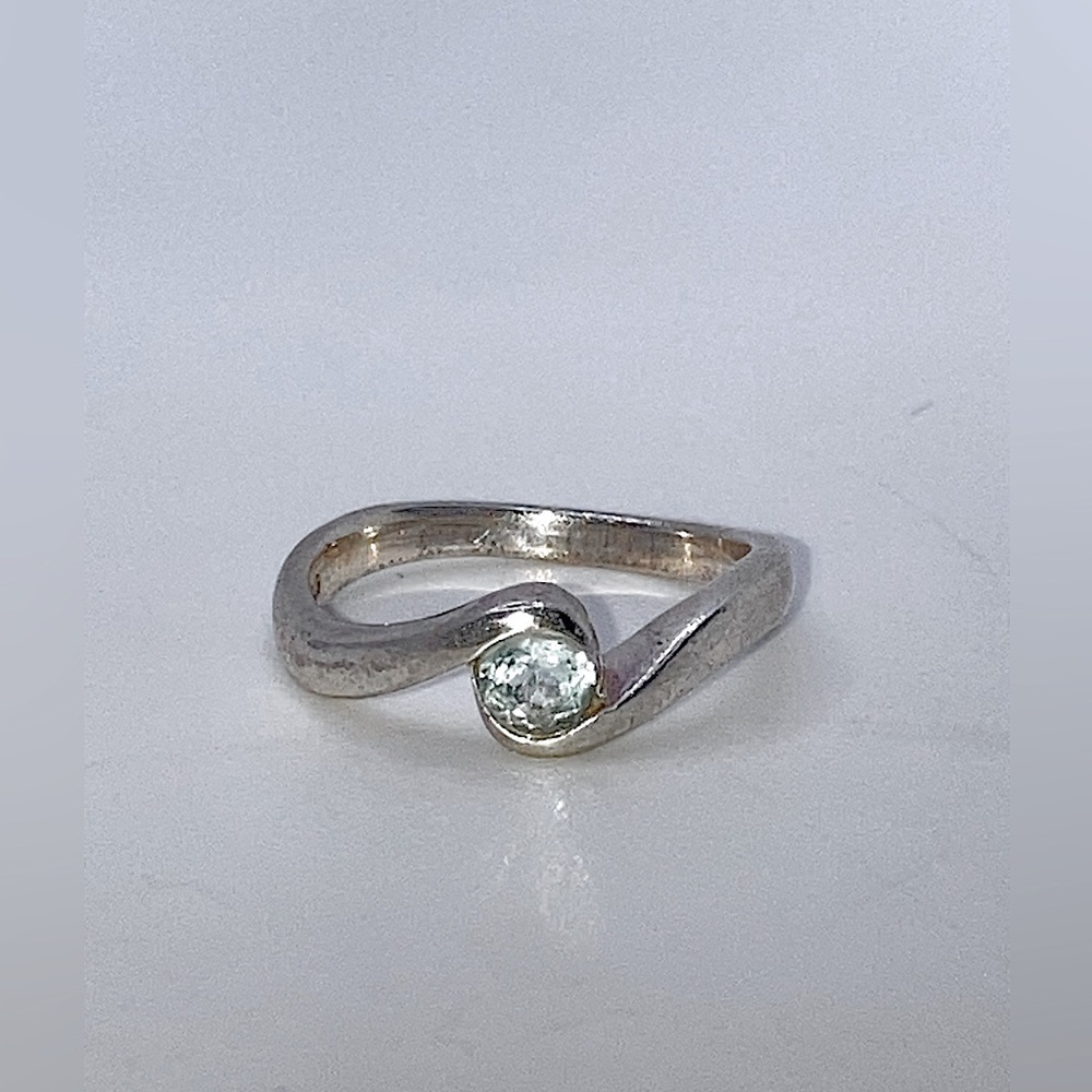 Vtg Sterling Blue Topaz Solitaire Stone Wave Ring Sz 5.25